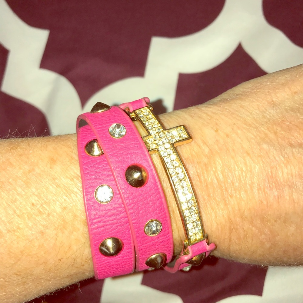 🍬 Pink Leather Wrap Bracelet w Cross